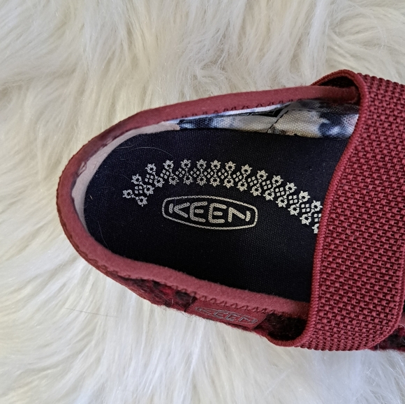 New Keen $150 trendy wool flats - Picture 9 of 10